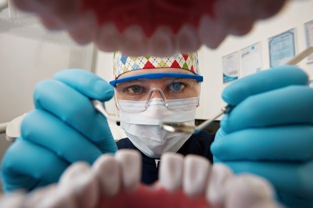 Lynnwood Dental Studio: Understanding the Difference Between a Cap and a Crown for Your Teeth